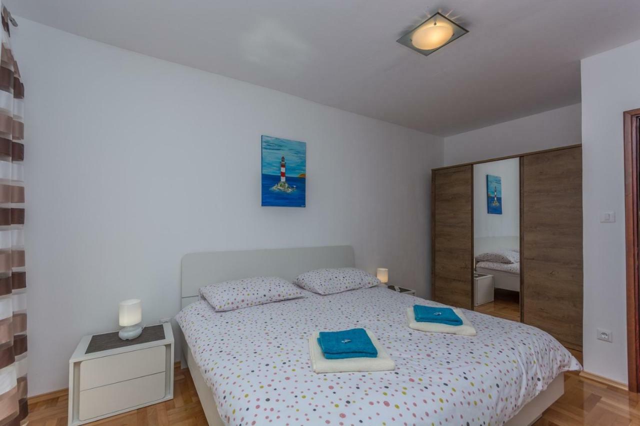 Apartments Radmila Porec Exterior photo